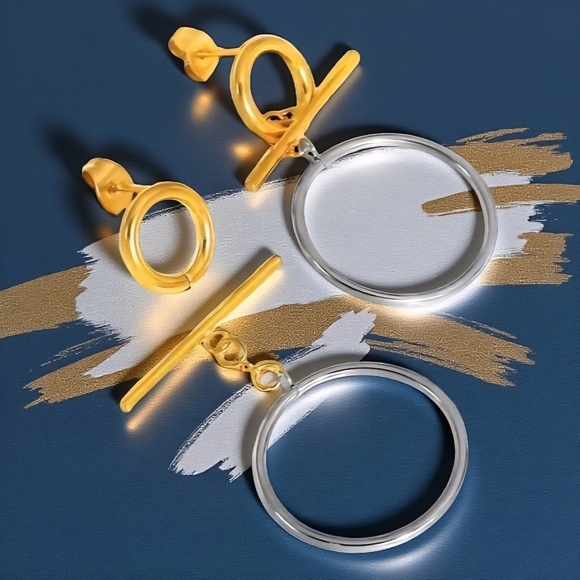 🆕️Versatile OT Buckle Two-Tone Hoop Earrings | 18K Gold Plated Stainless Steel - Picture 15 of 15